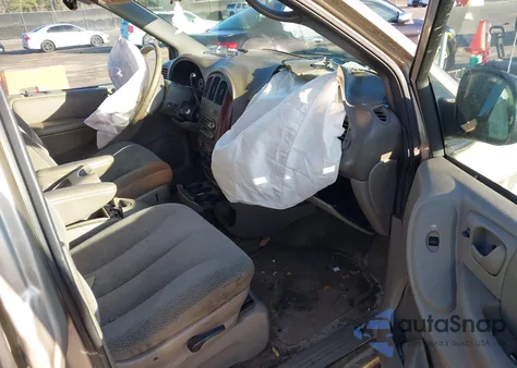 2004 Chrysler Town & Country Touring from USA, damaged, VIN 2C4GP54L44R576049